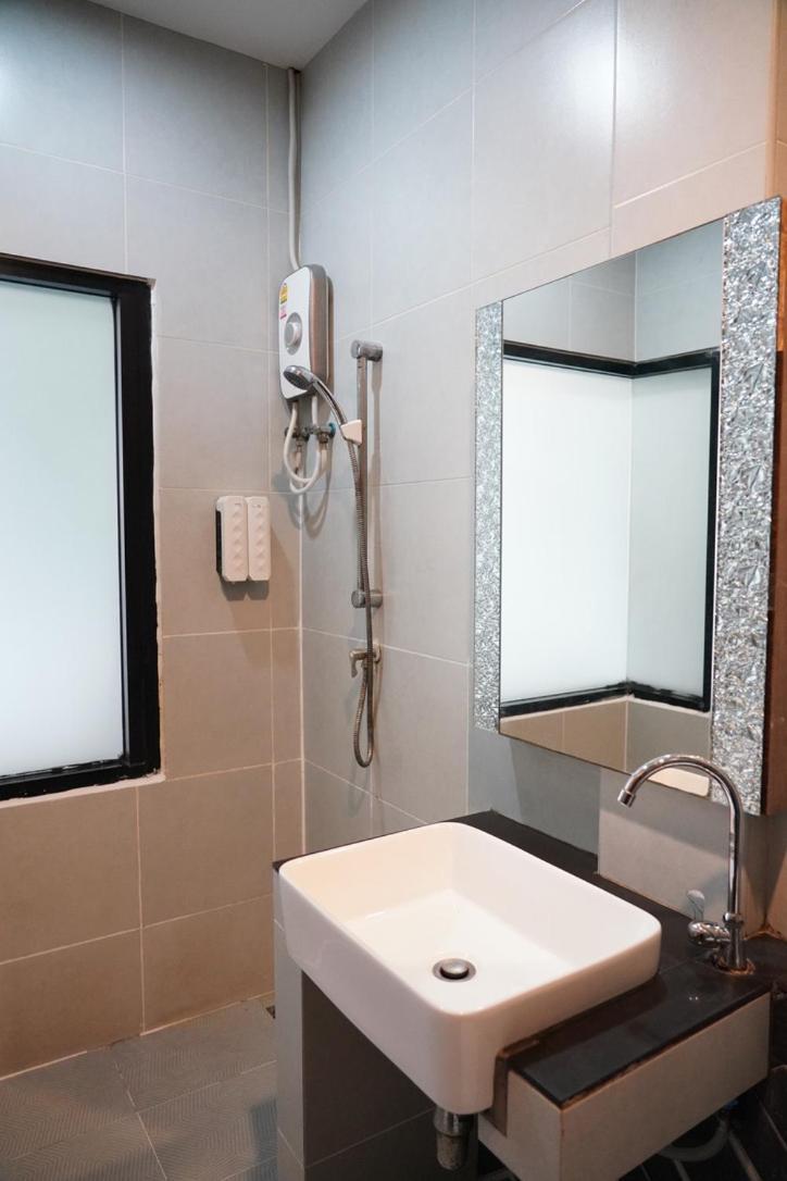 Matini Klong1 Hotel Rangsit Luaran gambar